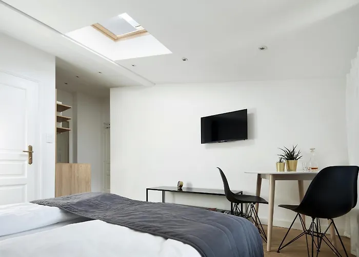 מלון דירות St Agnes Old Town 3*