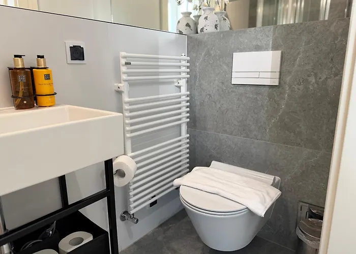 St Agnes Old Town מלון דירות 3*