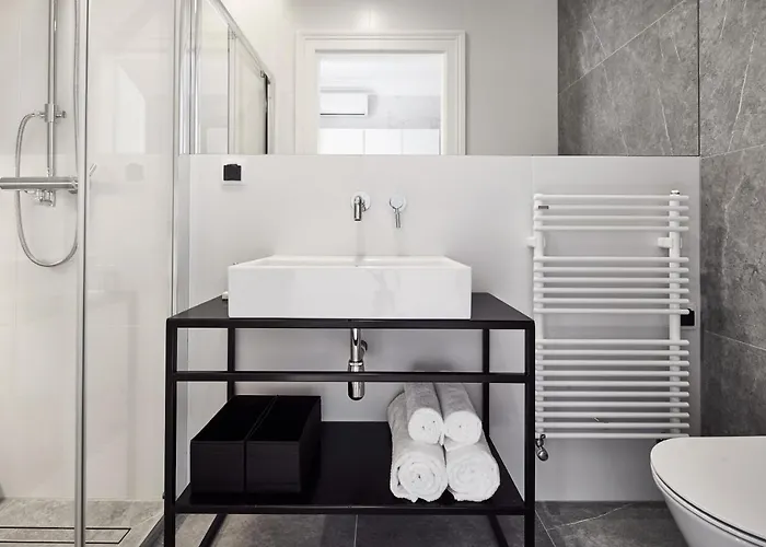 מלון דירות St Agnes Old Town 3*